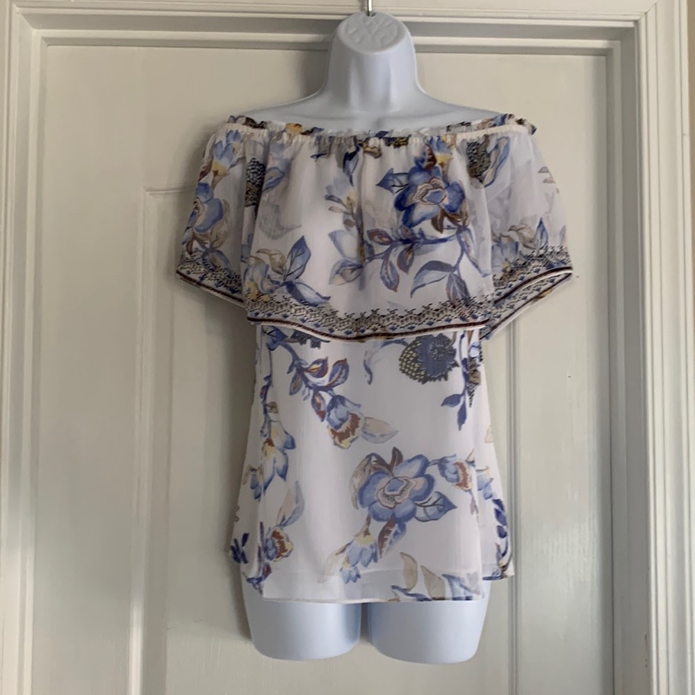 White House Black Market blouse sz S